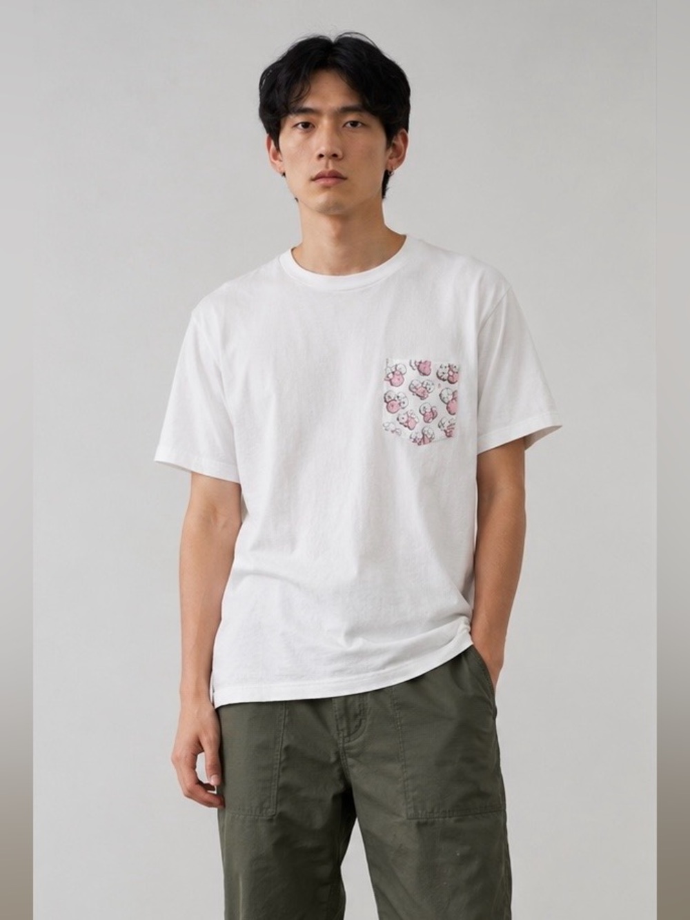 Uniqlo x KAWS BFF Pocket Tee White Graphic T-Shirt Men’s Size M